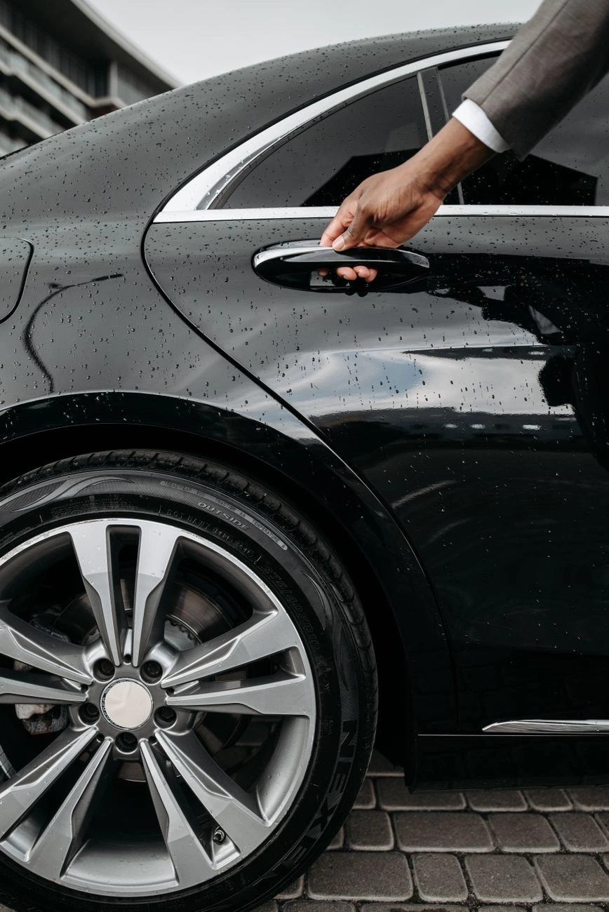 Top 10 des avantages d'utiliser des services de chauffeur dans les villes animées